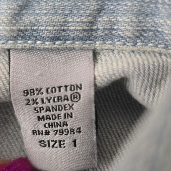 Chico's Platinum Light Denim Button Front Pockets Women's Jacket 1 - M - Picture 5 of 6